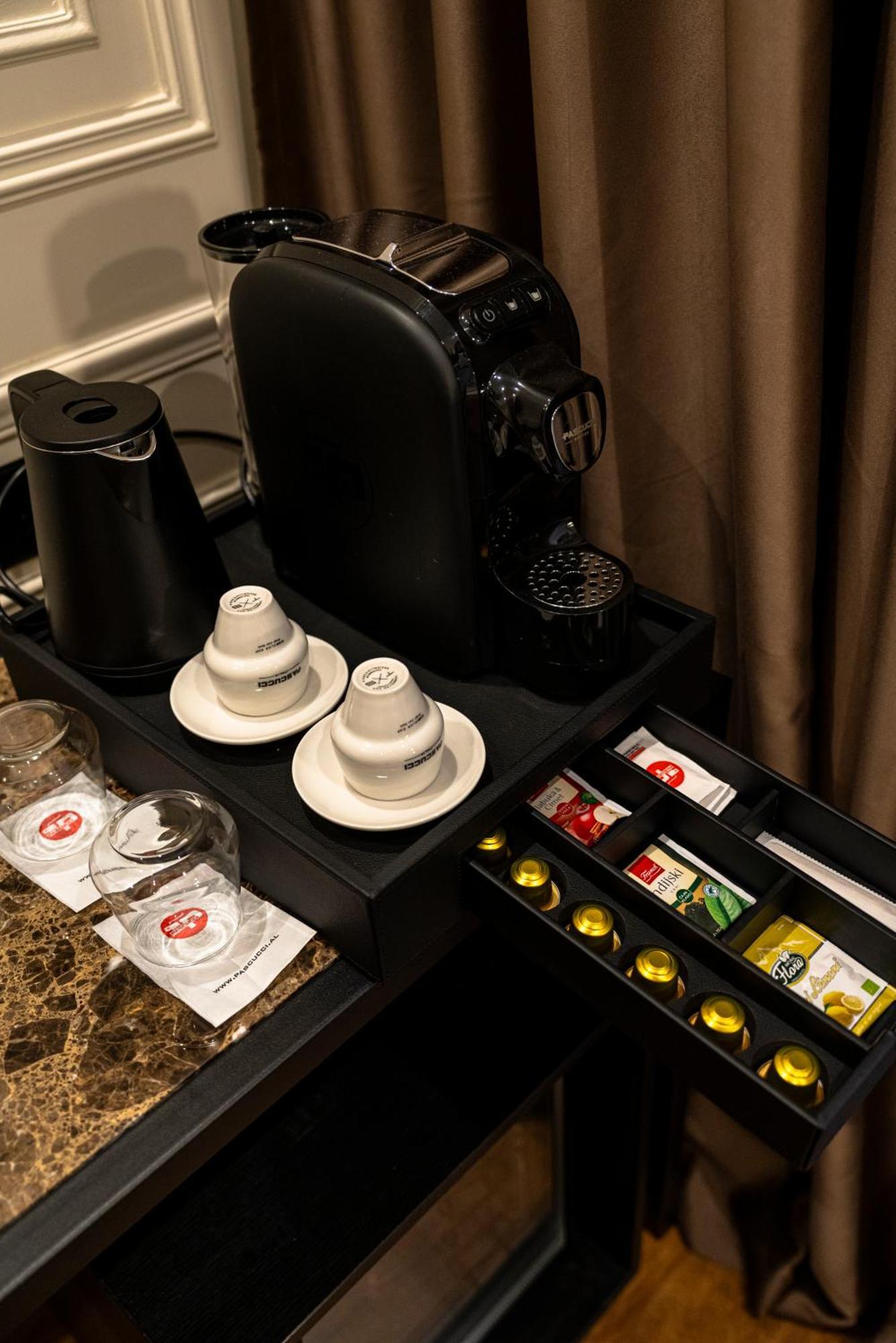 Art Gallery Boutique Hotel Дуррес Экстерьер фото